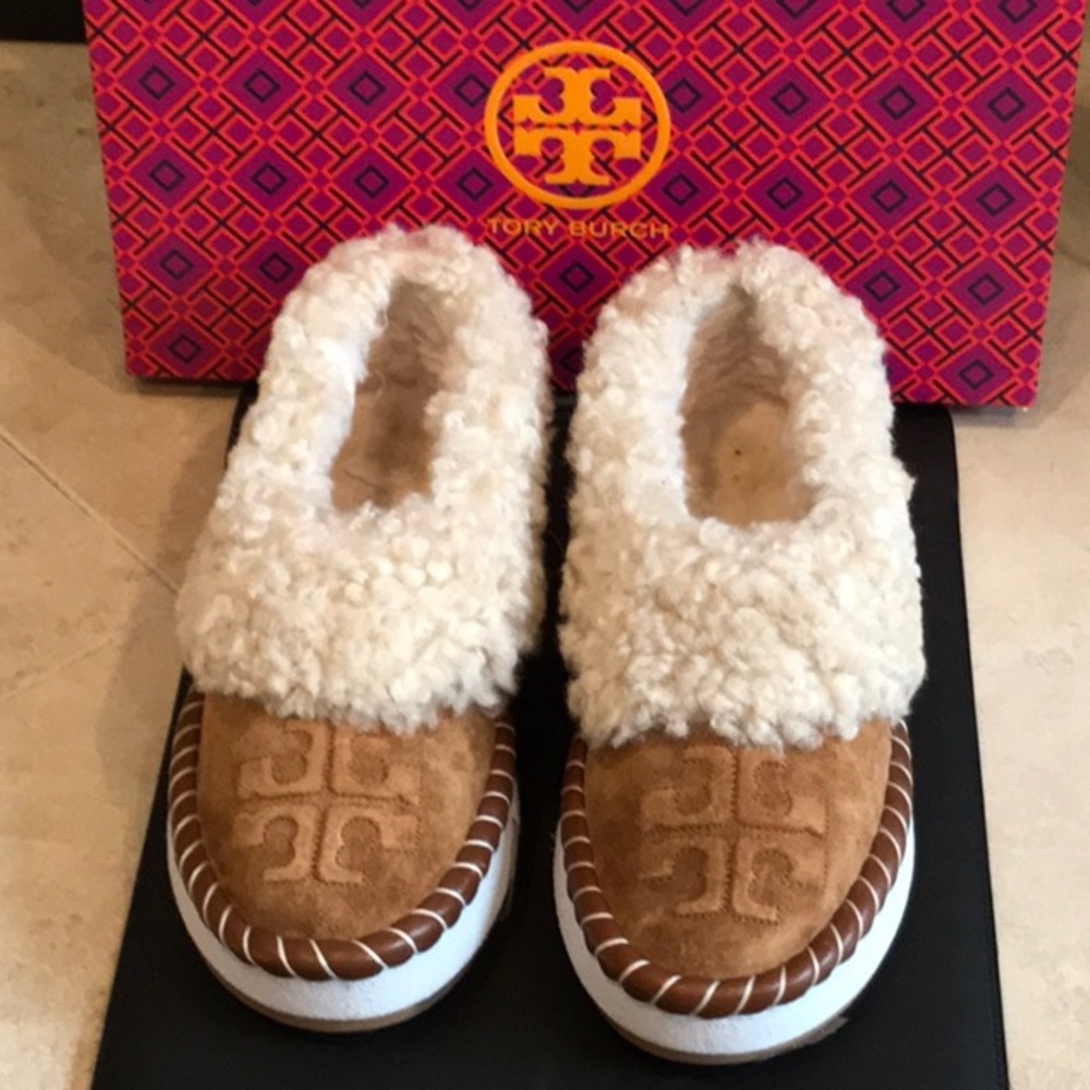 TORY BURCH SUEDE SHEARLING LOGO LOAFER SLIPPERS